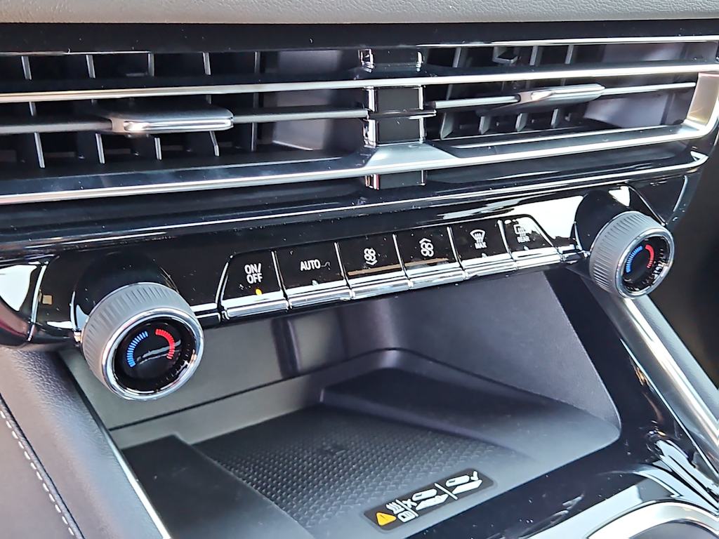 Thumbnail: 2026 Chevrolet Traverse - 25