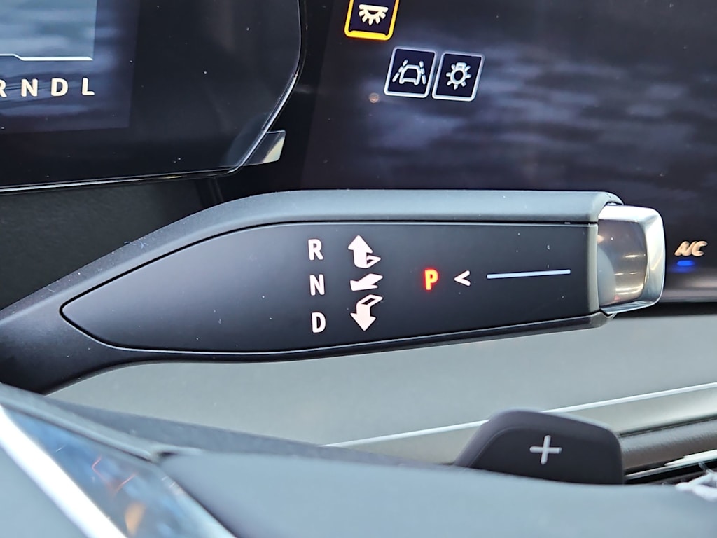 Thumbnail: 2026 Chevrolet Traverse - 24