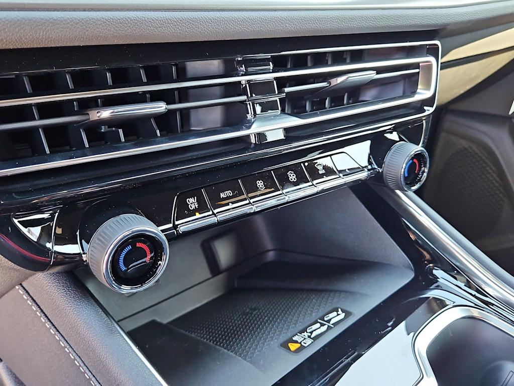 Thumbnail: 2026 Chevrolet Traverse - 23