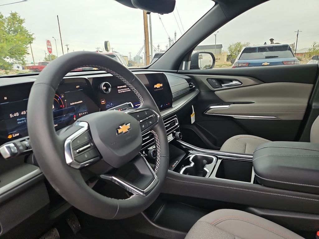 Thumbnail: 2026 Chevrolet Traverse - 2