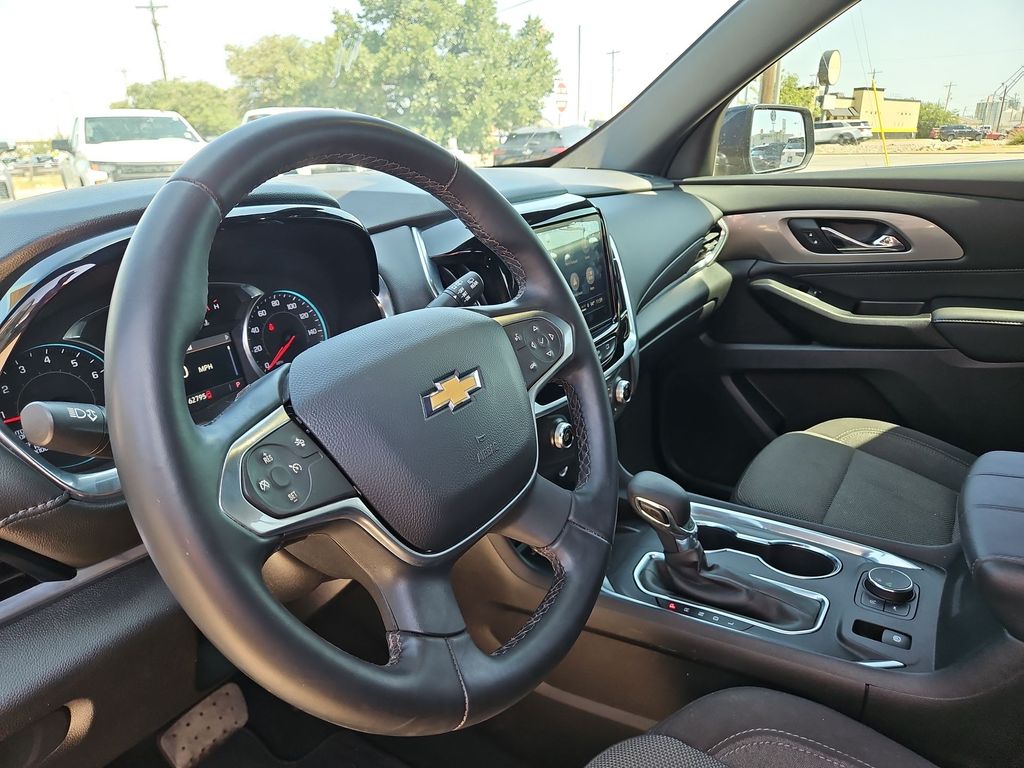 Thumbnail: 2023 Chevrolet Traverse - 2