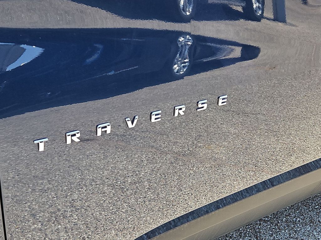 Thumbnail: 2023 Chevrolet Traverse - 7