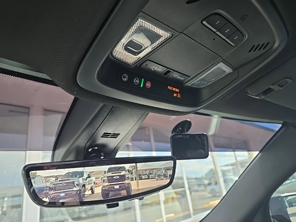 Thumbnail: 2022 Chevrolet Traverse - 14