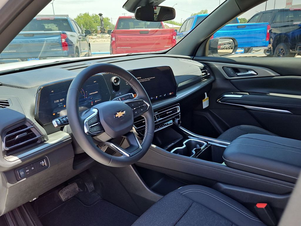 Thumbnail: 2025 Chevrolet Traverse - 2