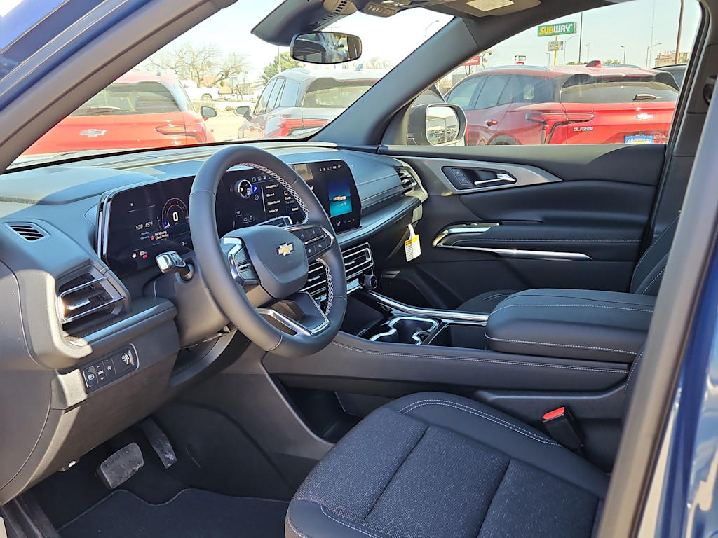 Thumbnail: 2025 Chevrolet Traverse - 2