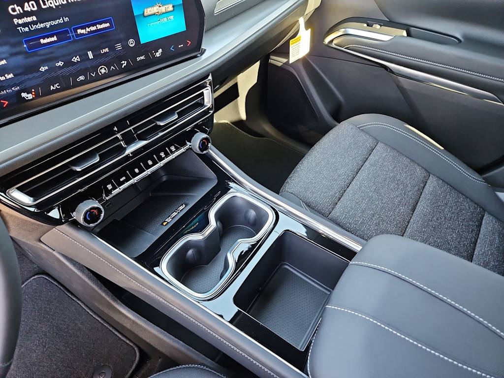 Thumbnail: 2025 Chevrolet Traverse - 15