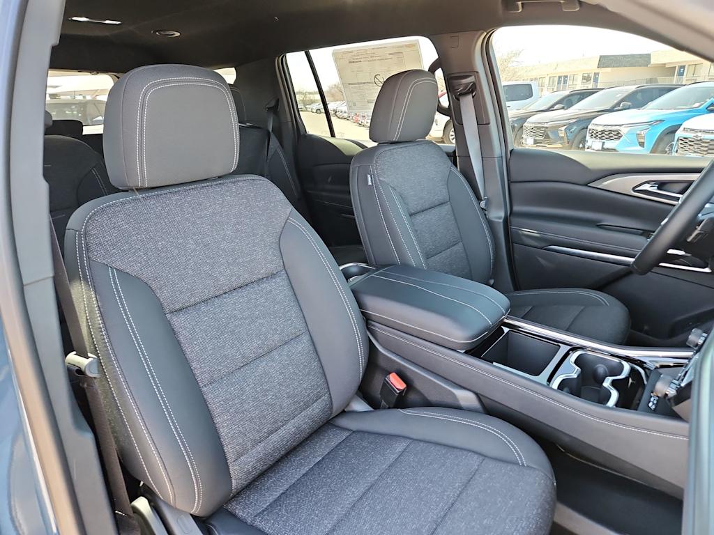 Thumbnail: 2025 Chevrolet Traverse - 11