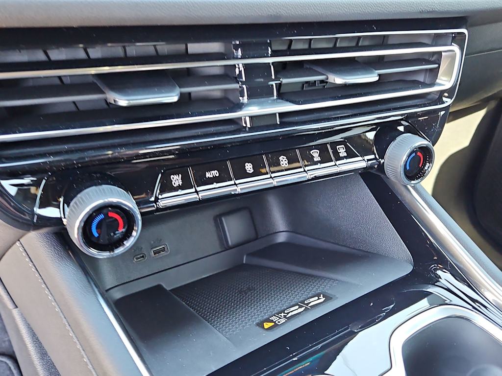 Thumbnail: 2025 Chevrolet Traverse - 21