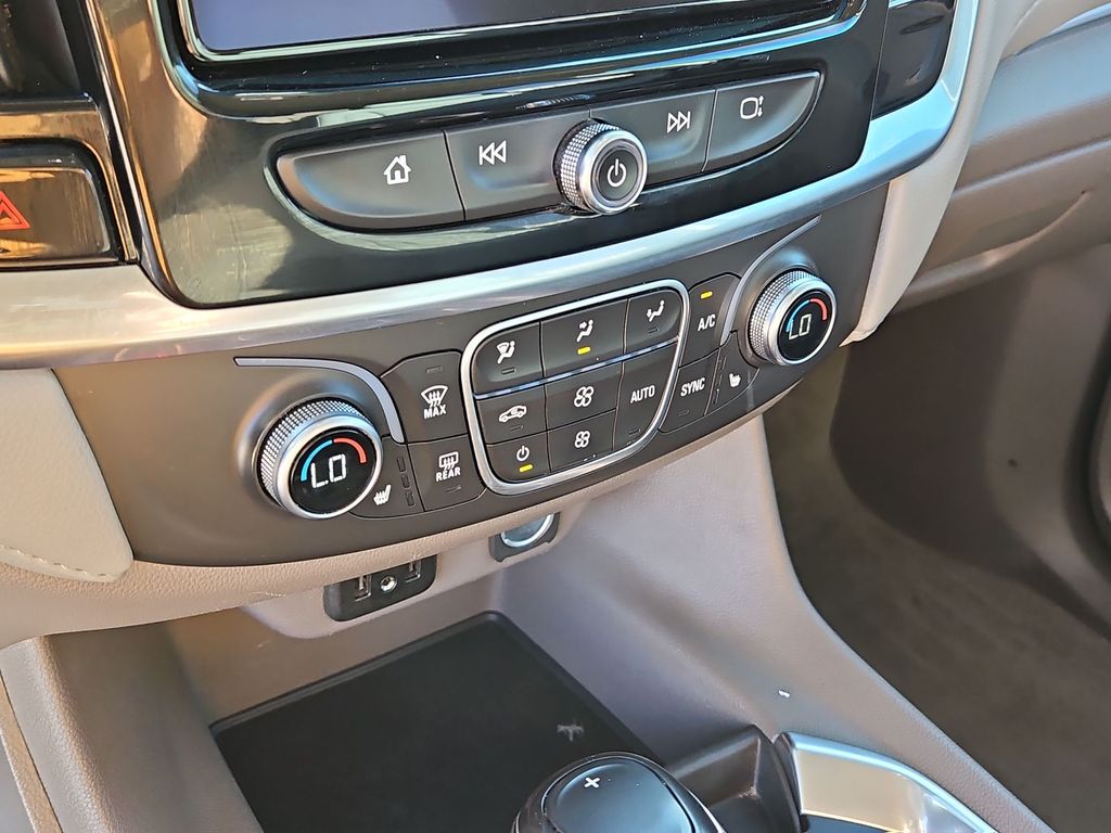 Thumbnail: 2019 Chevrolet Traverse - 29