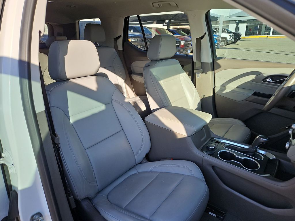 Thumbnail: 2019 Chevrolet Traverse - 10
