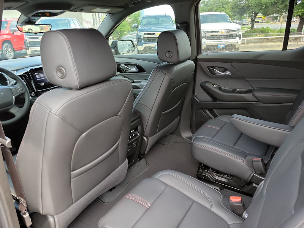 Thumbnail: 2023 Chevrolet Traverse - 10