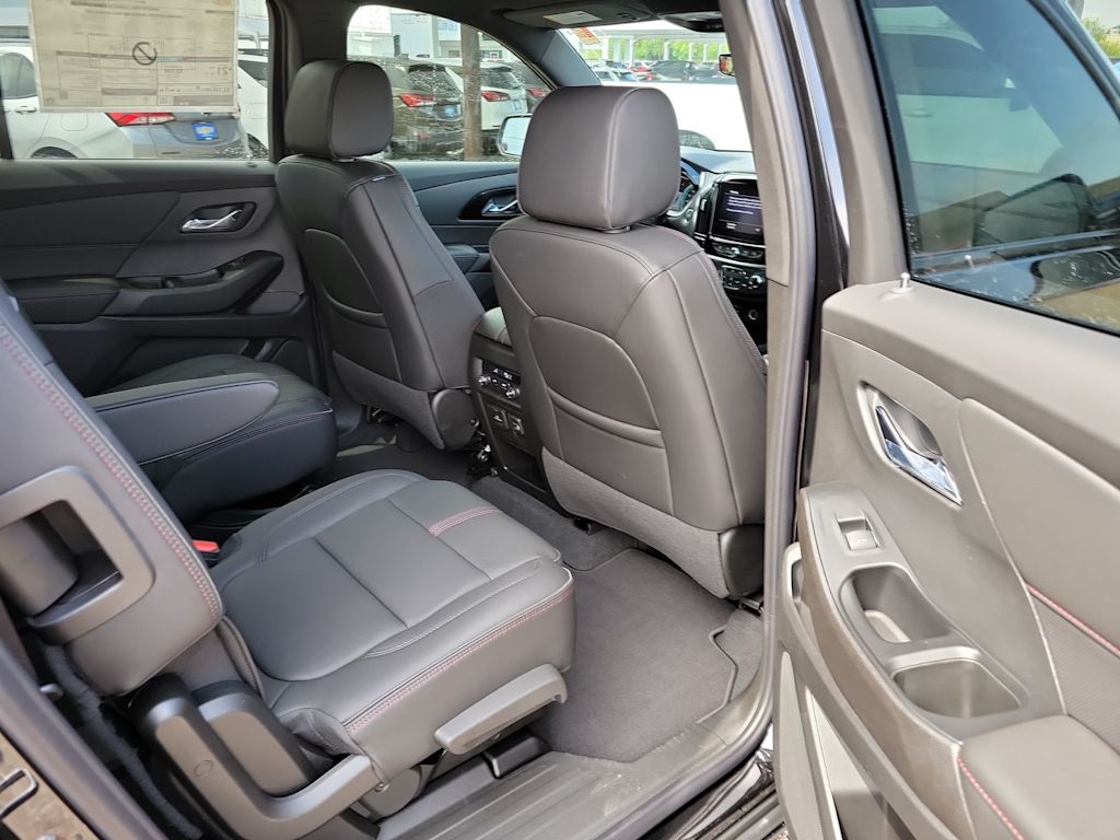 Thumbnail: 2023 Chevrolet Traverse - 18