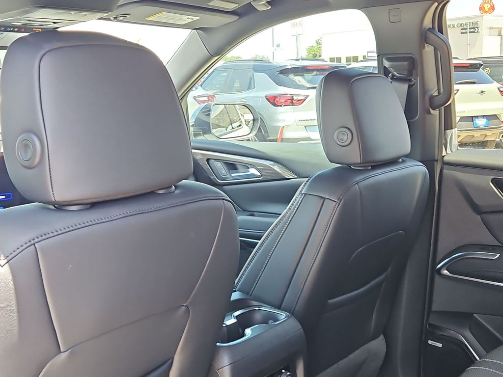 Thumbnail: 2026 Chevrolet Traverse - 11