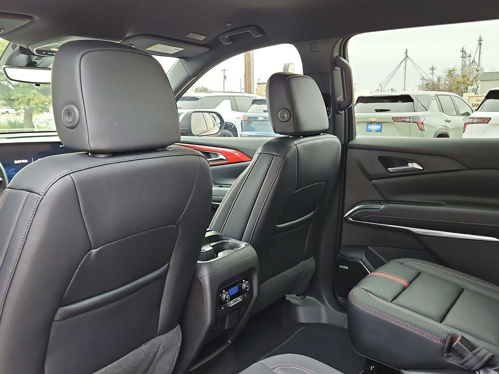 Thumbnail: 2026 Chevrolet Traverse - 12