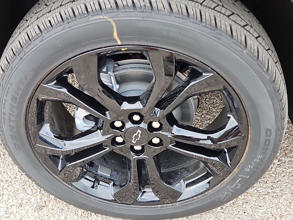 Thumbnail: 2027 Chevrolet Traverse - 8