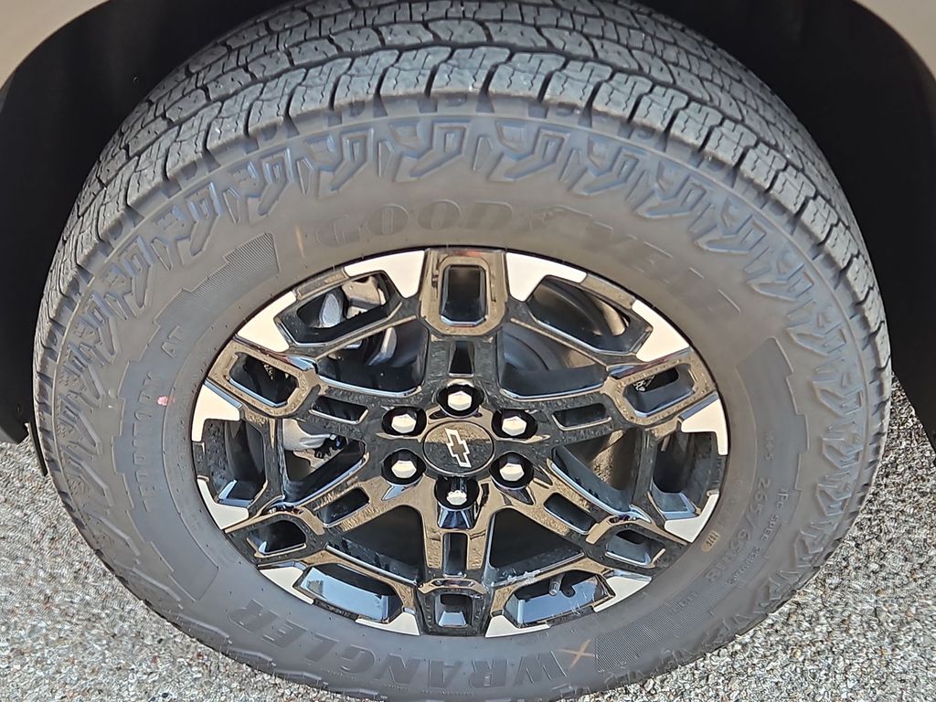 Thumbnail: 2027 Chevrolet Traverse - 8