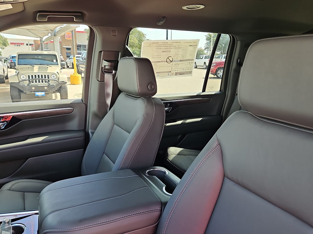 Thumbnail: 2026 Chevrolet Suburban - 11