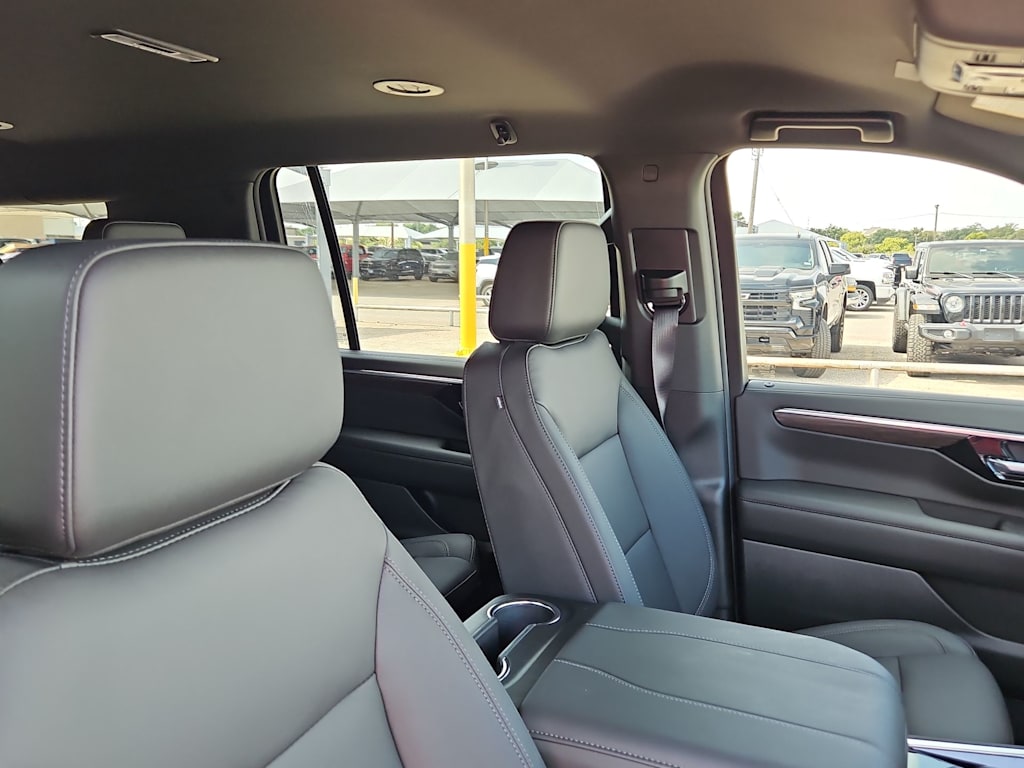 Thumbnail: 2026 Chevrolet Suburban - 10