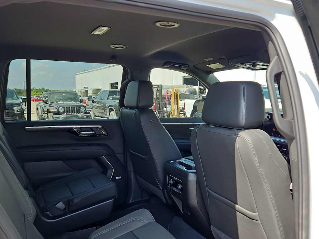 Thumbnail: 2026 Chevrolet Suburban - 24