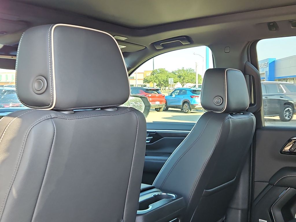 Thumbnail: 2026 Chevrolet Suburban - 12