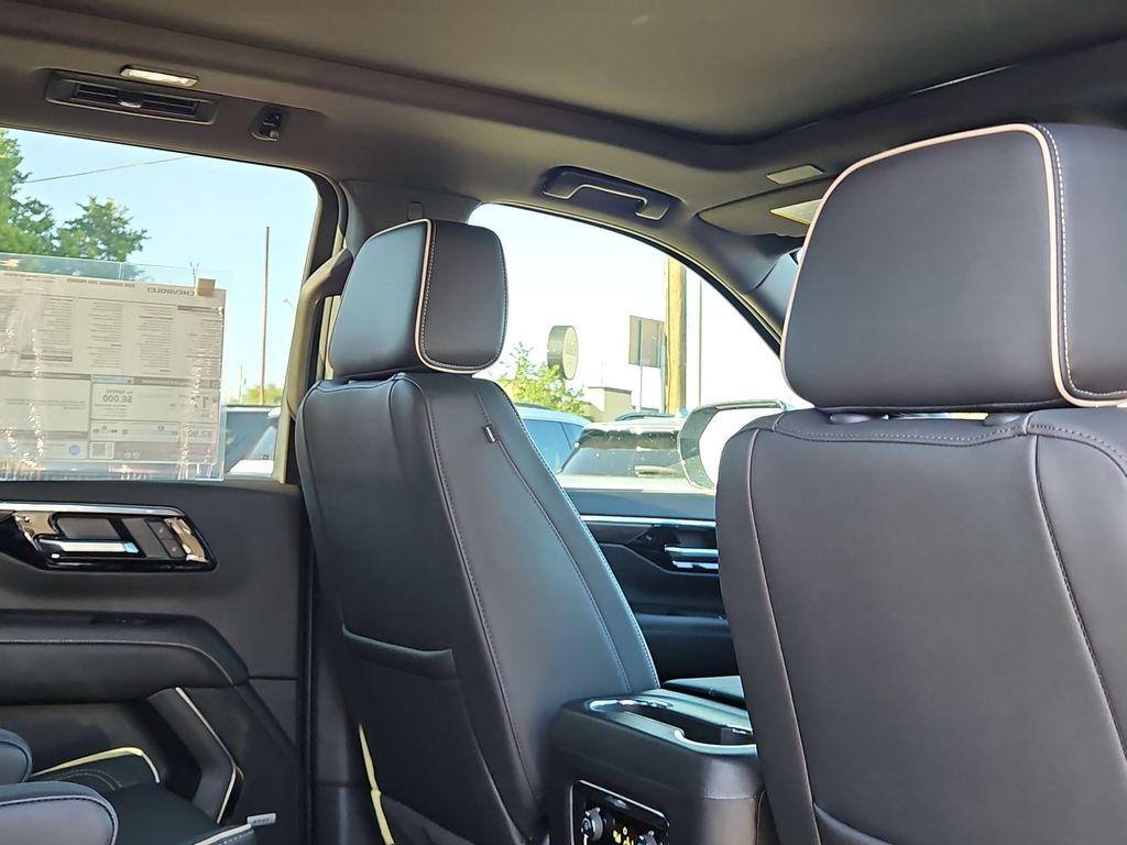 Thumbnail: 2026 Chevrolet Suburban - 11