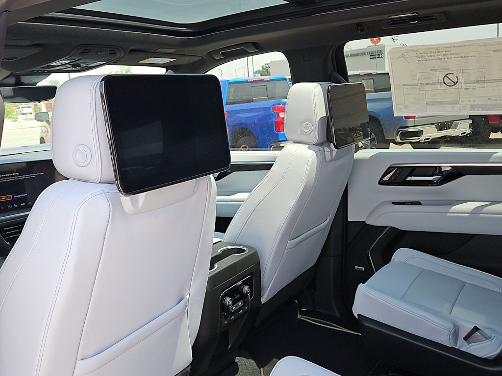 2025 Chevrolet Suburban Premier 12