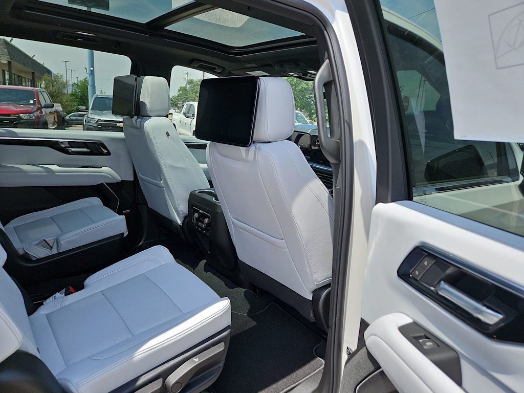 2025 Chevrolet Suburban Premier 19