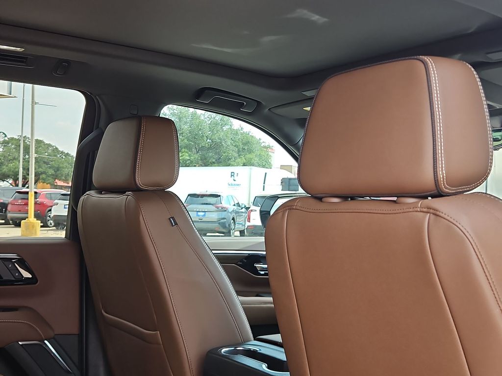 Thumbnail: 2026 Chevrolet Suburban - 21