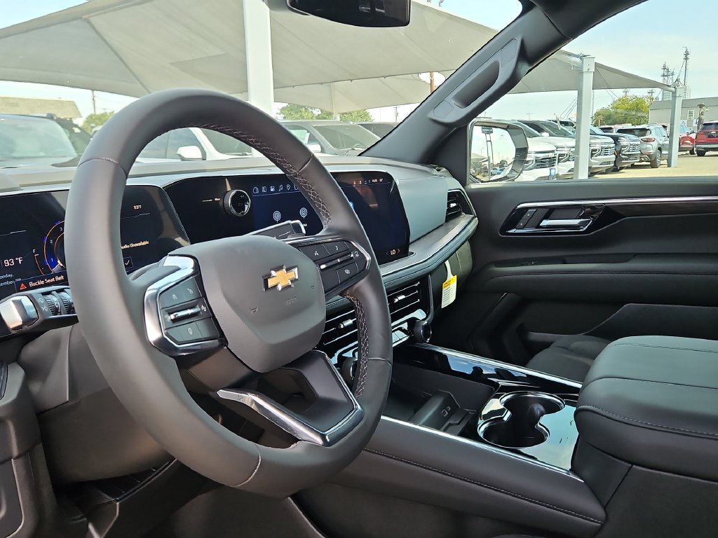 Thumbnail: 2027 Chevrolet Tahoe - 2