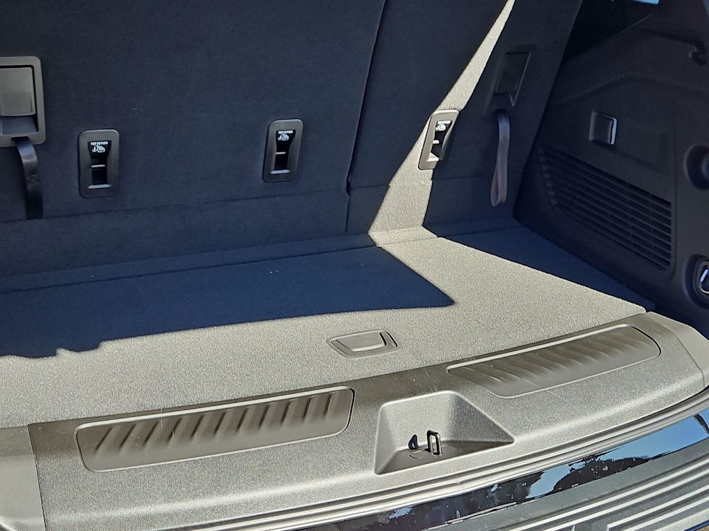 Thumbnail: 2026 Chevrolet Tahoe - 16