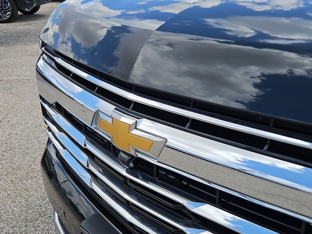 Thumbnail: 2025 Chevrolet Tahoe - 21