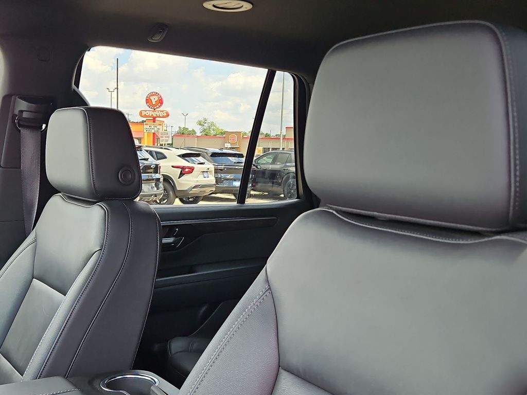 Thumbnail: 2025 Chevrolet Tahoe - 9