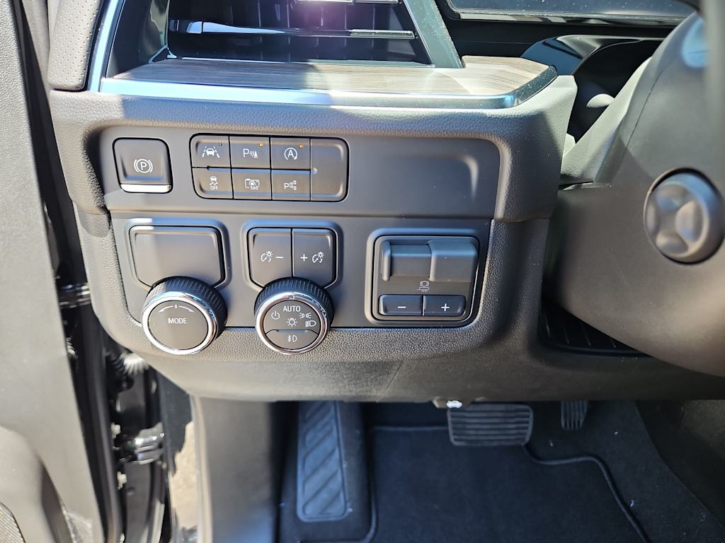 Thumbnail: 2025 Chevrolet Tahoe - 19