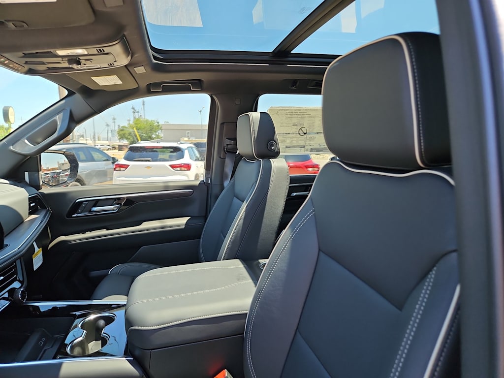 Thumbnail: 2025 Chevrolet Tahoe - 11