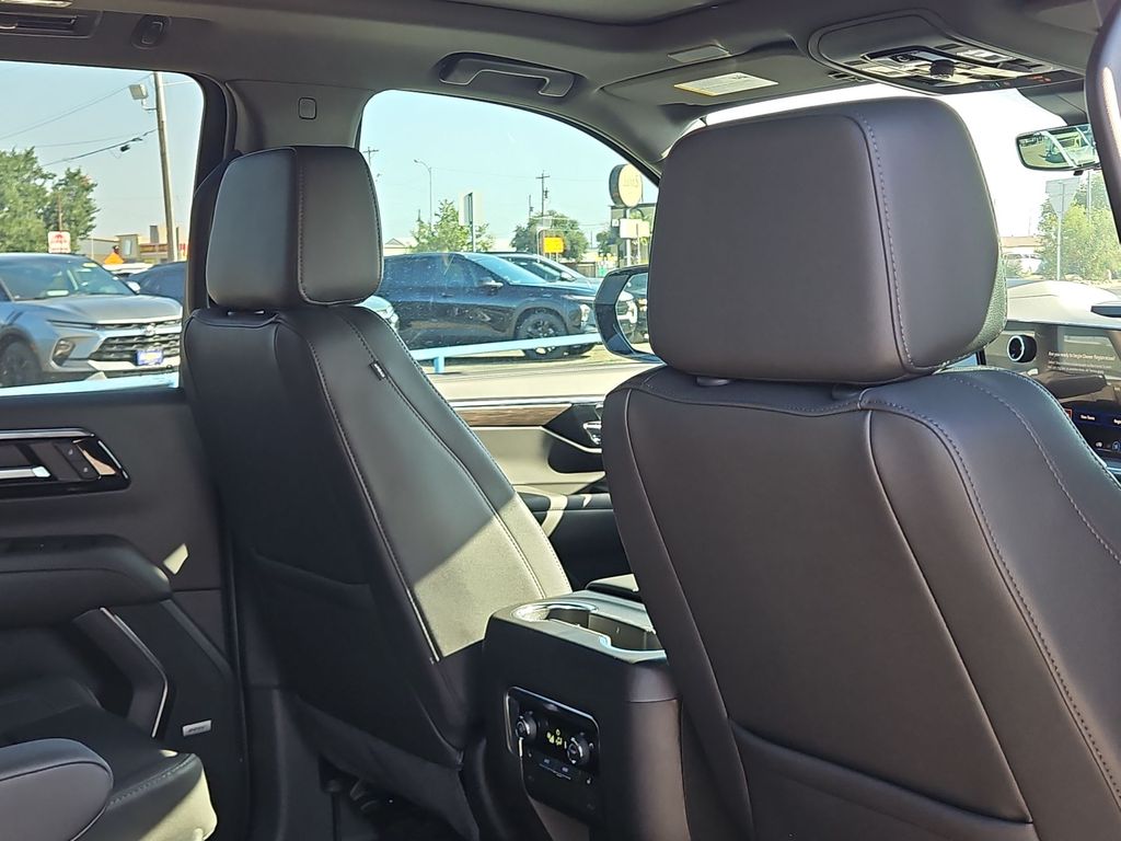 Thumbnail: 2026 Chevrolet Suburban - 11