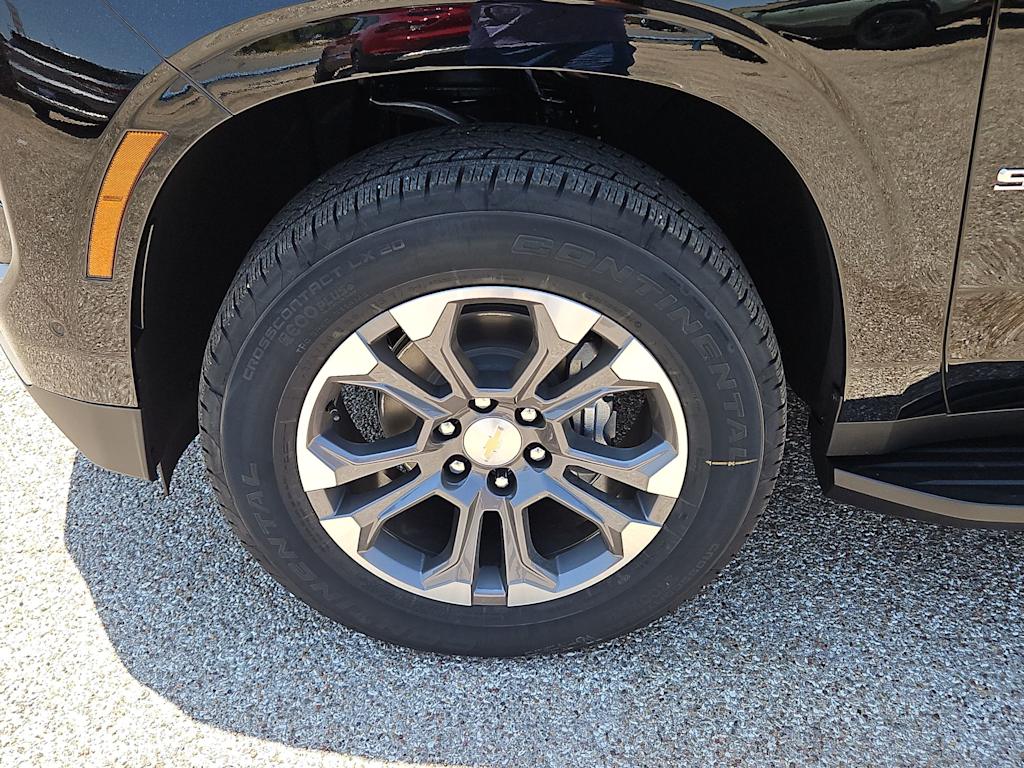 Thumbnail: 2025 Chevrolet Suburban - 8