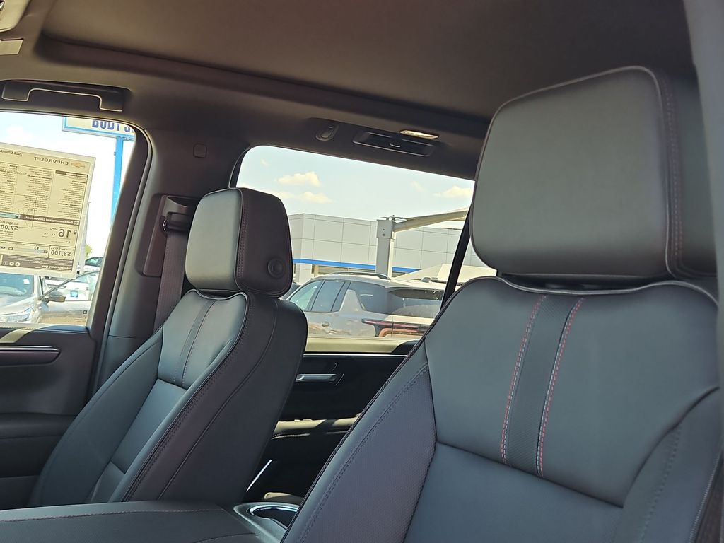 Thumbnail: 2026 Chevrolet Suburban - 9