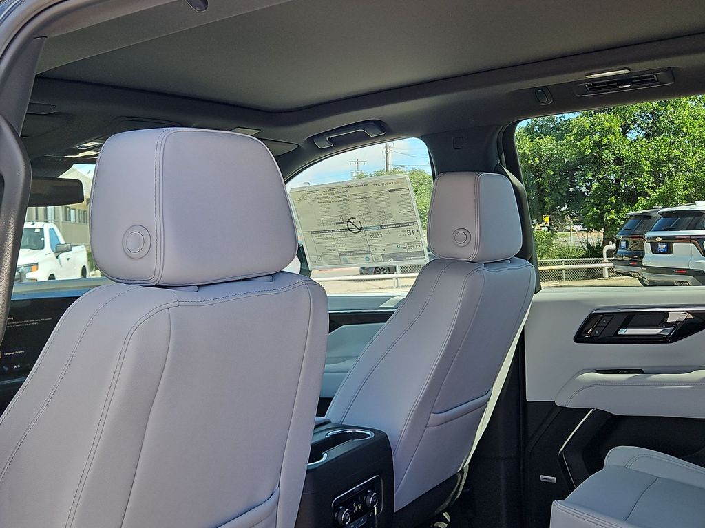 Thumbnail: 2026 Chevrolet Suburban - 10