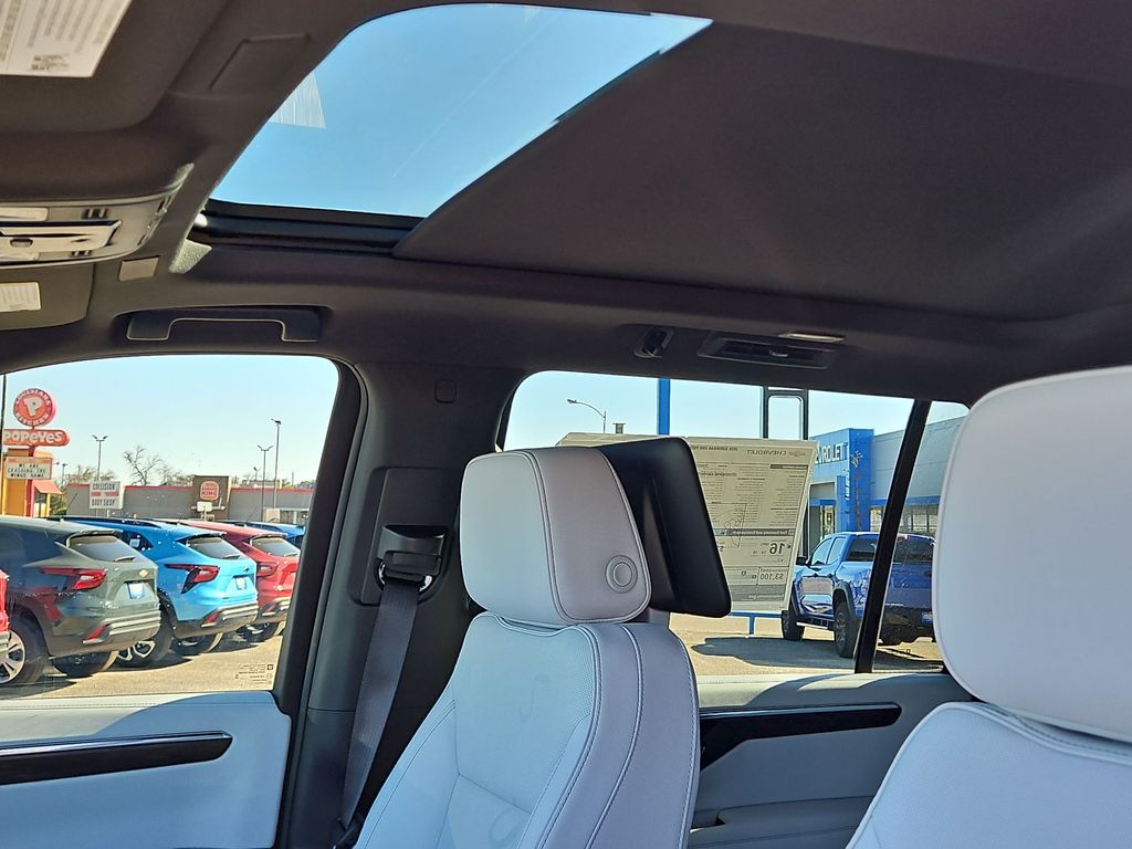 Thumbnail: 2026 Chevrolet Suburban - 22