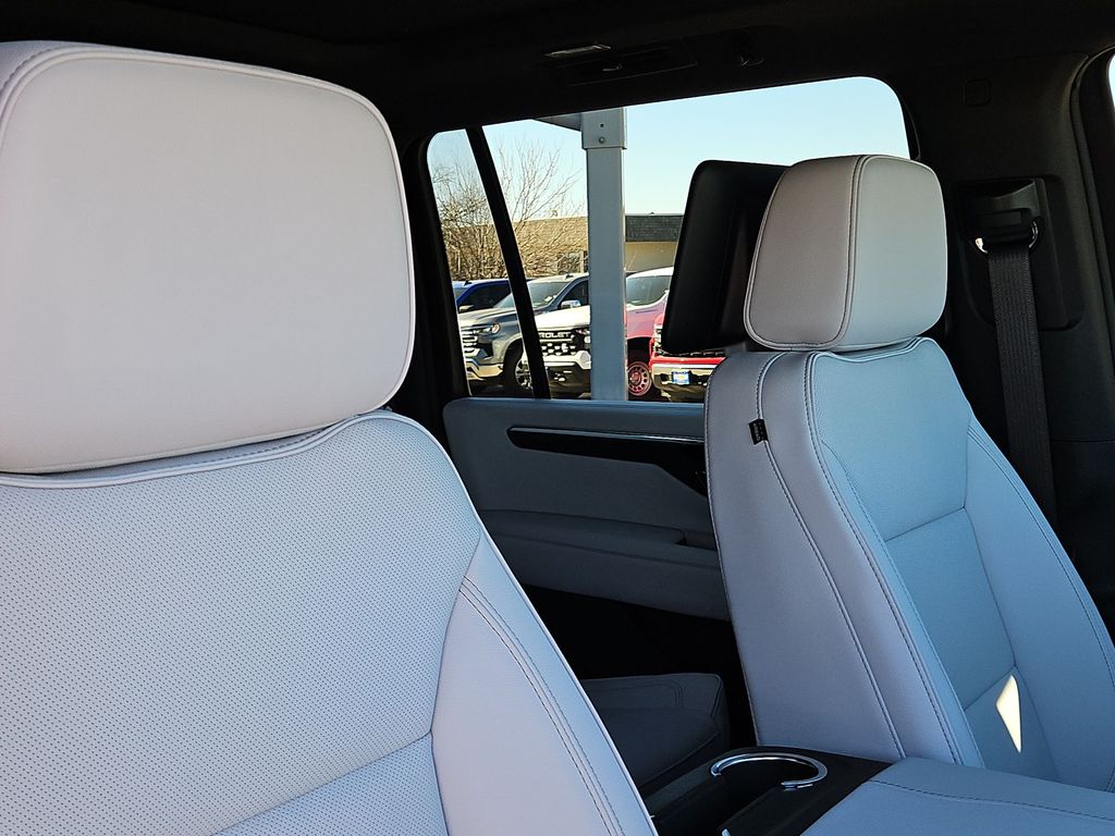 Thumbnail: 2026 Chevrolet Suburban - 17