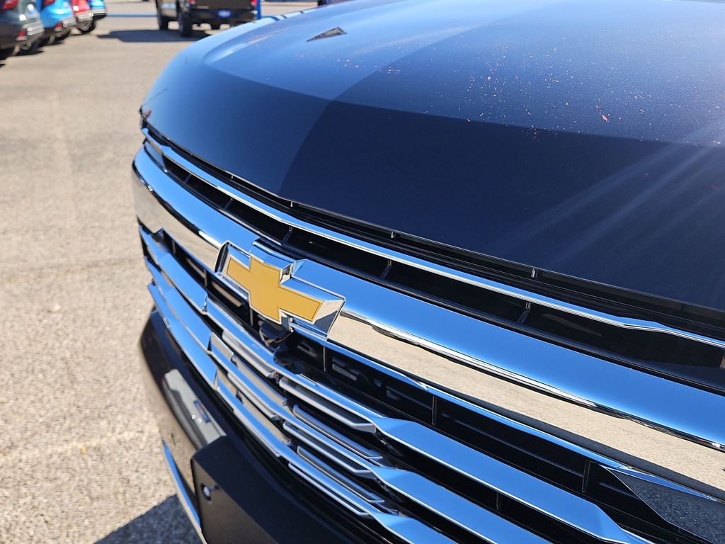 Thumbnail: 2026 Chevrolet Suburban - 7