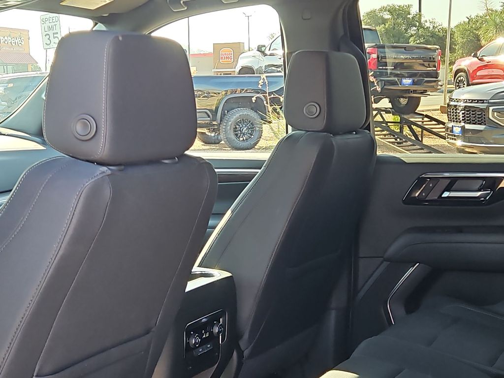 Thumbnail: 2026 Chevrolet Tahoe - 23