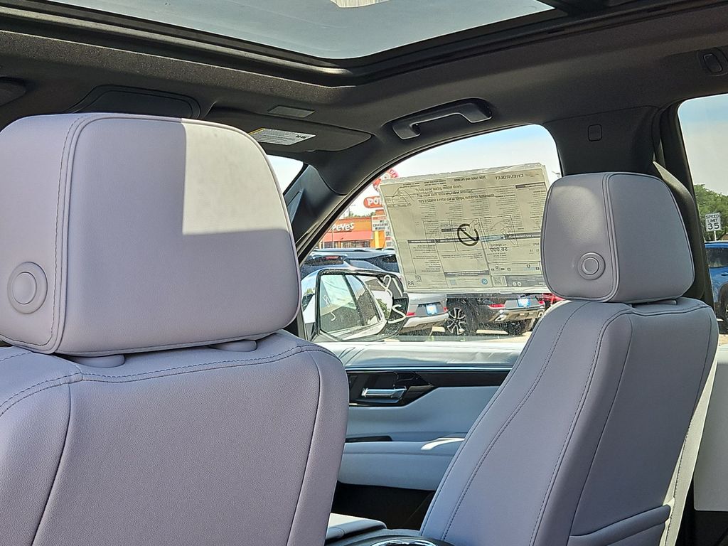 Thumbnail: 2026 Chevrolet Tahoe - 10
