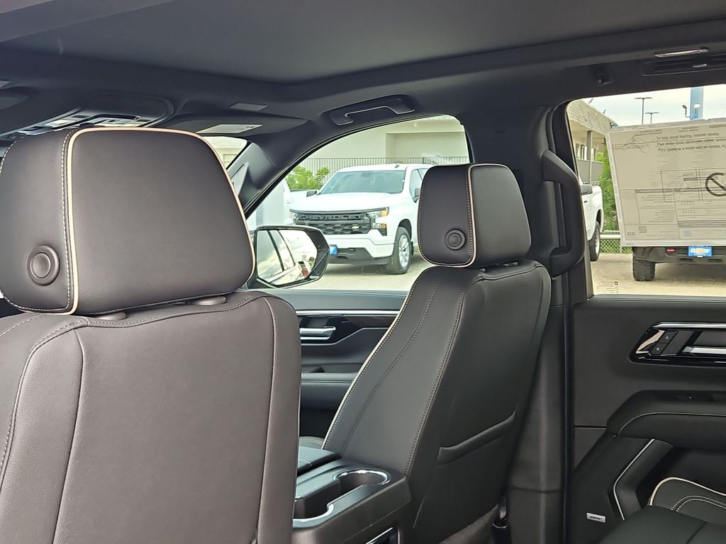 Thumbnail: 2026 Chevrolet Tahoe - 10