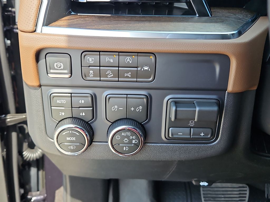 Thumbnail: 2026 Chevrolet Tahoe - 22