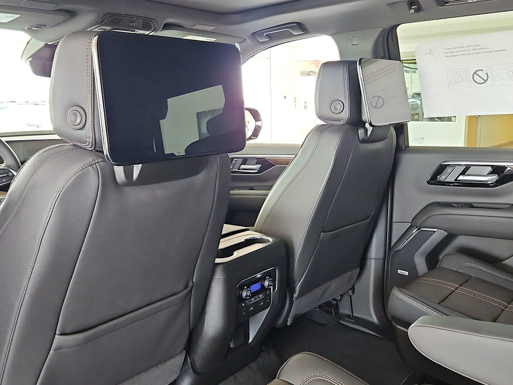 Thumbnail: 2025 Chevrolet Tahoe - 10