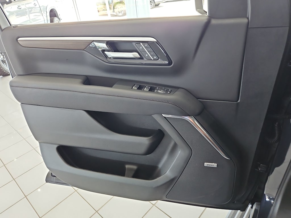 Thumbnail: 2025 Chevrolet Tahoe - 19