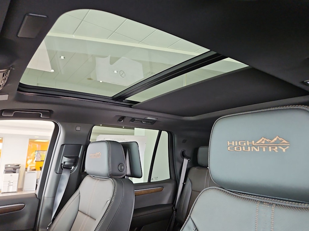 Thumbnail: 2025 Chevrolet Tahoe - 18