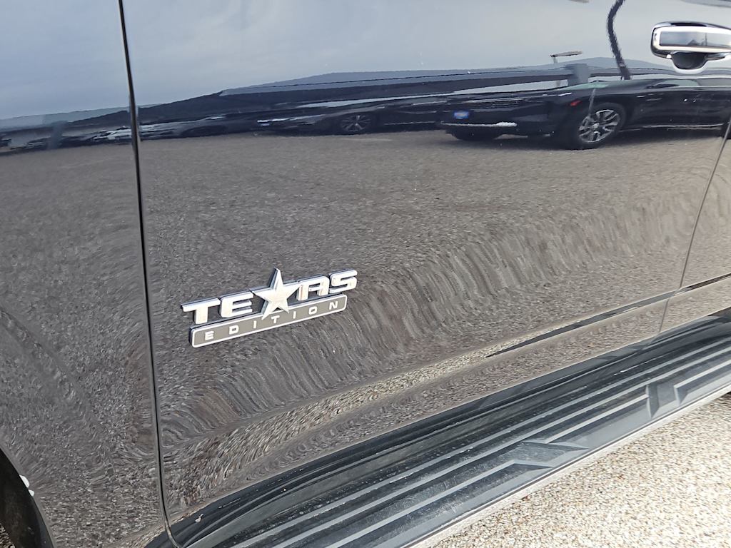Thumbnail: 2022 Chevrolet Tahoe - 7