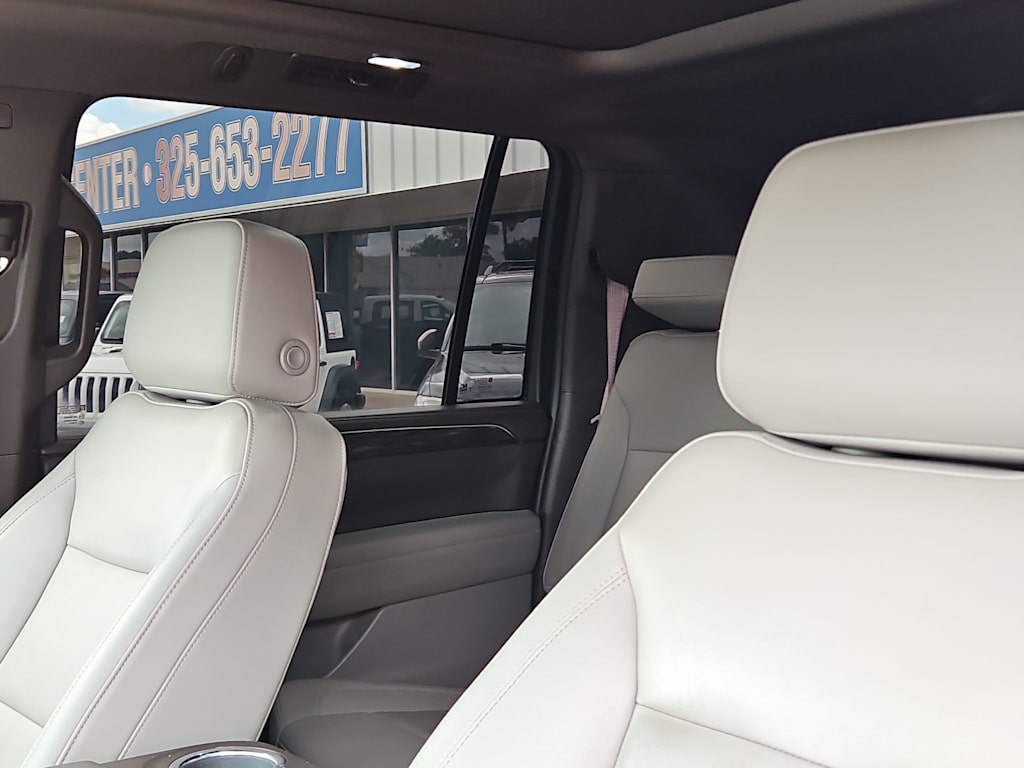 Thumbnail: 2023 Chevrolet Suburban - 9